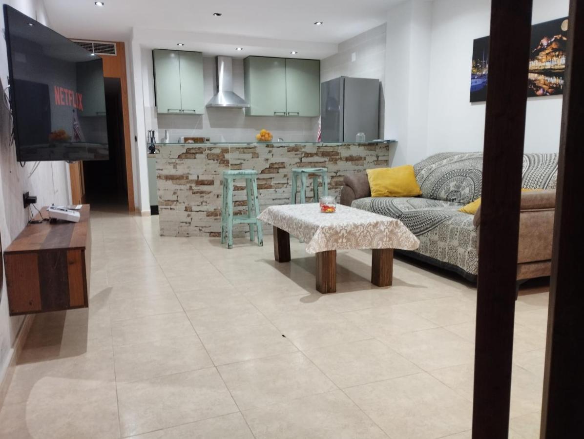 Apartment Castelplace Con Plaza De Garage Incluida, Free Parking And Ac
