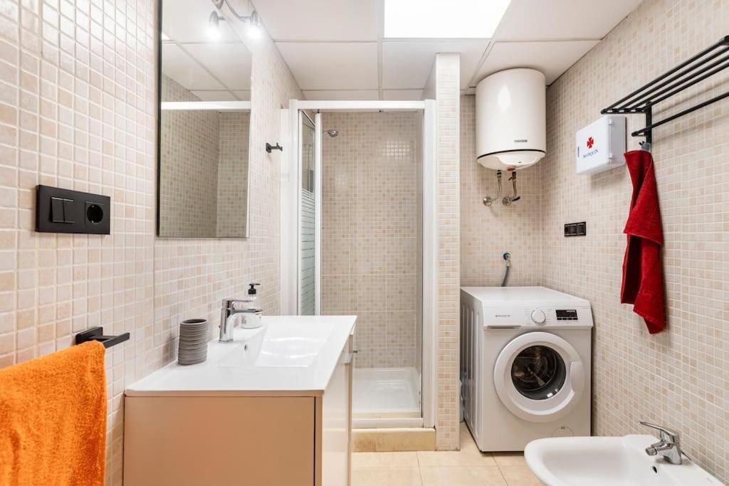 Apartment Castelplace Con Plaza De Garage Incluida, Free Parking And Ac *