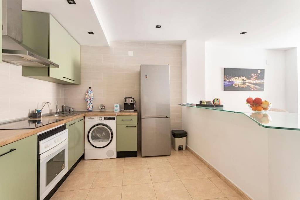 Apartment Castelplace Con Plaza De Garage Incluida, Free Parking And Ac