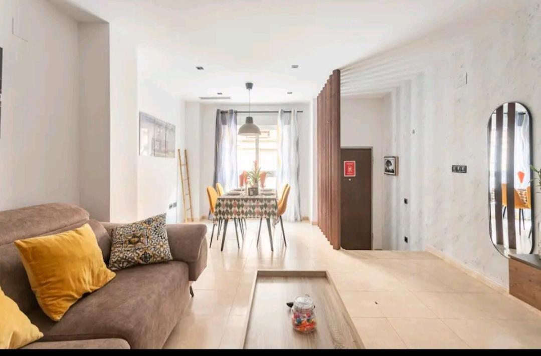 Apartment Castelplace Con Plaza De Garage Incluida, Free Parking And Ac
